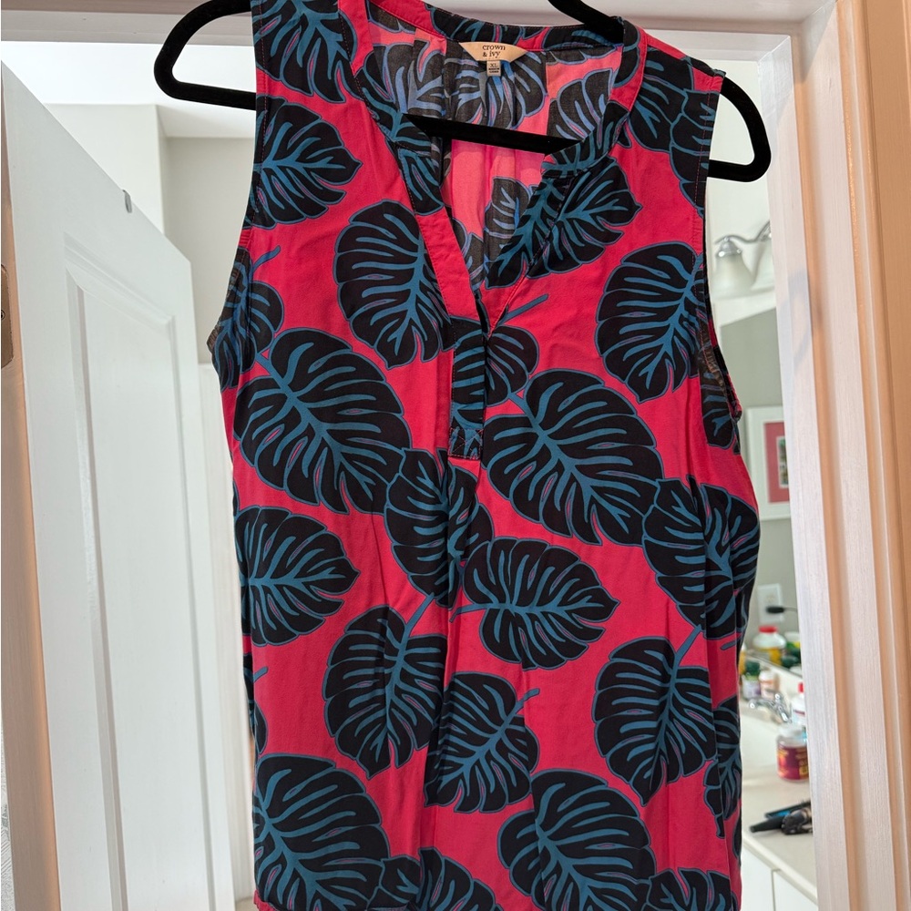 Red and Black Leaf Print Sleeveless Top